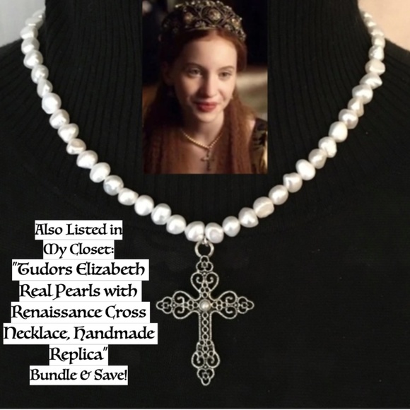 Lucrezia Borgia Natural Pearl Gold Hoop Renaissance Earrings Handmade Replicas - Picture 12 of 12